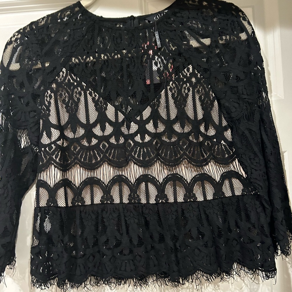 ELLIATT black lace overlaycrop top small NWT